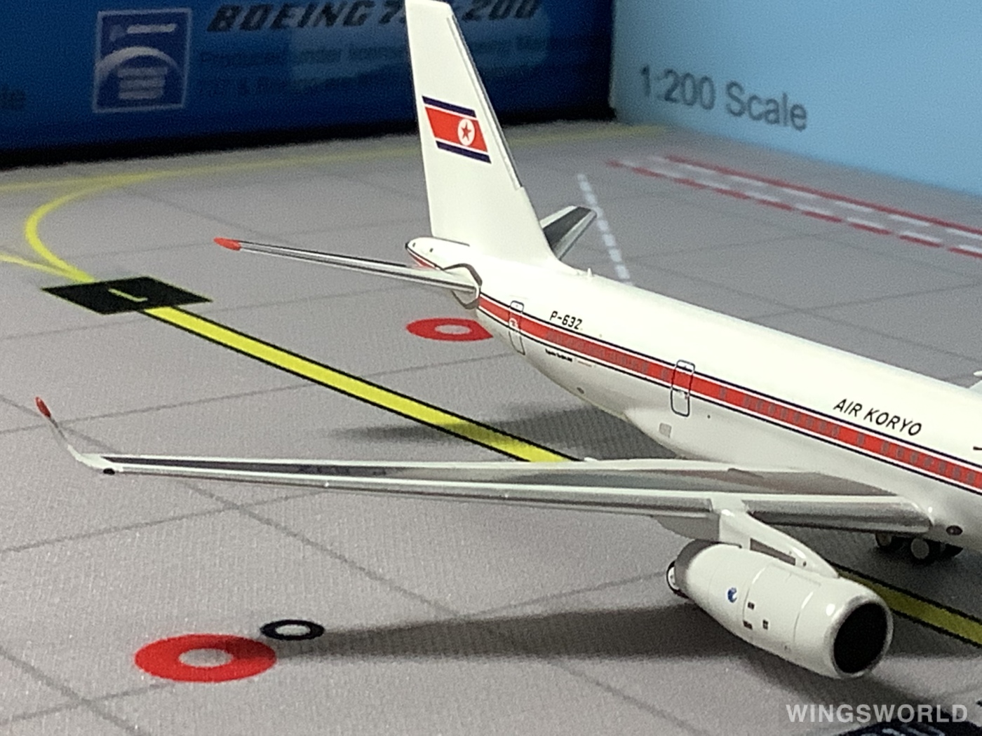 NGmodels 1:400 NG41001 Air Koryo 朝鲜高丽航空 Tupolev Tu-204 P-632