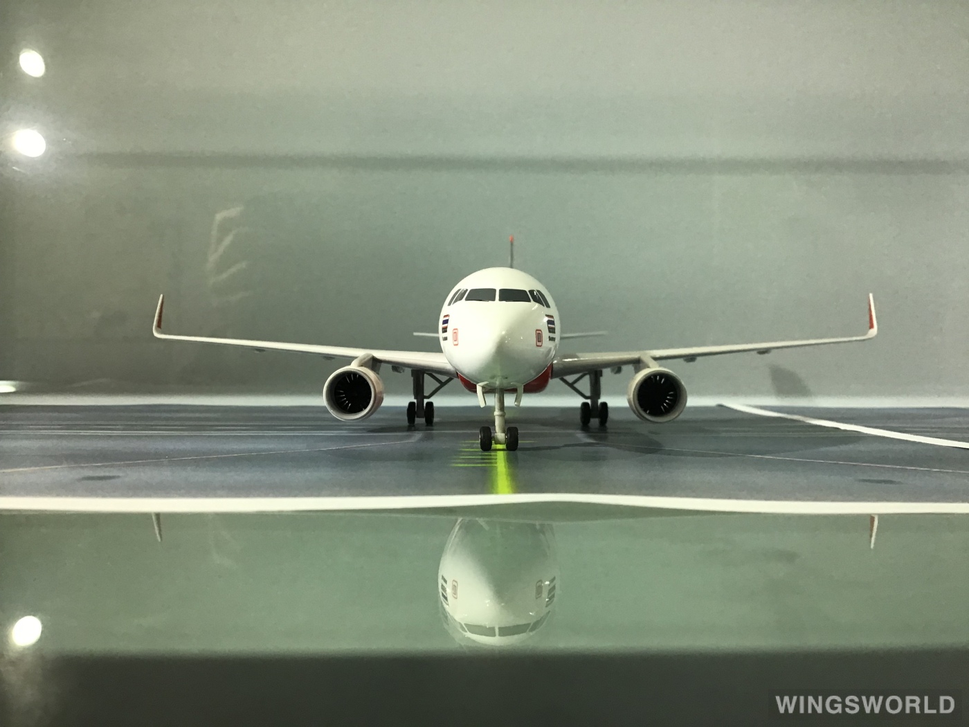 Rise soon 1:200 4557 AirAsia 亚洲航空 Airbus A320 HS-BBC