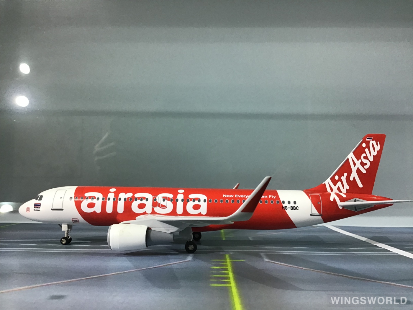 Rise soon 1:200 4557 AirAsia 亚洲航空 Airbus A320 HS-BBC