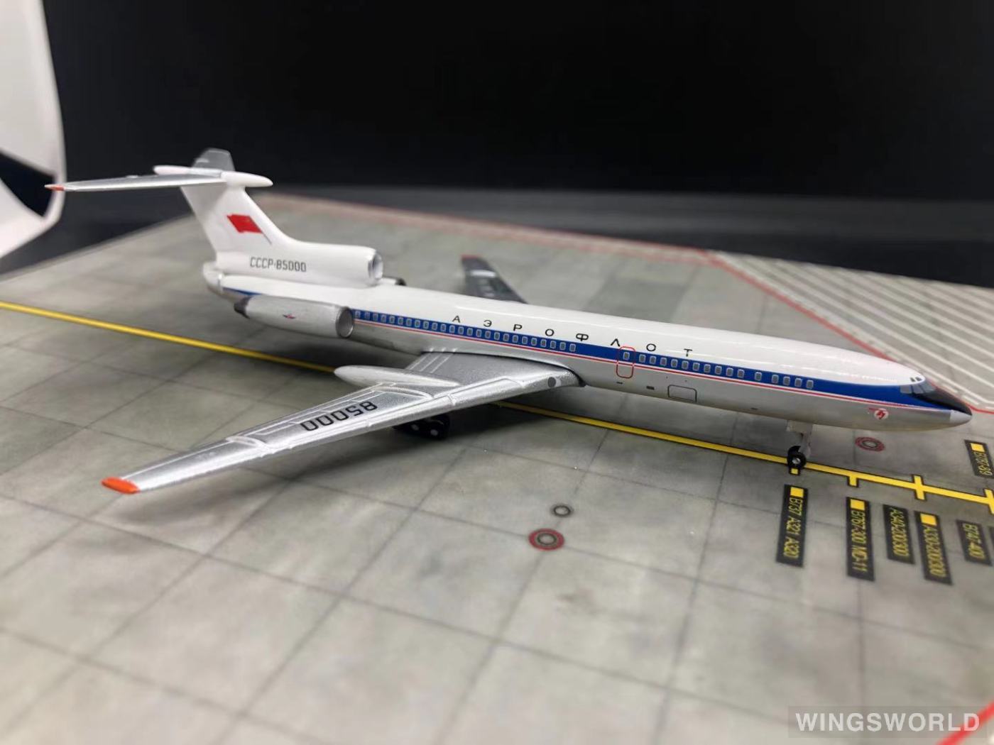 AeroClassics 1:400 AC419958 Soviet Air Force 苏联空军 Tupolev Tu-154 CCCP-85000