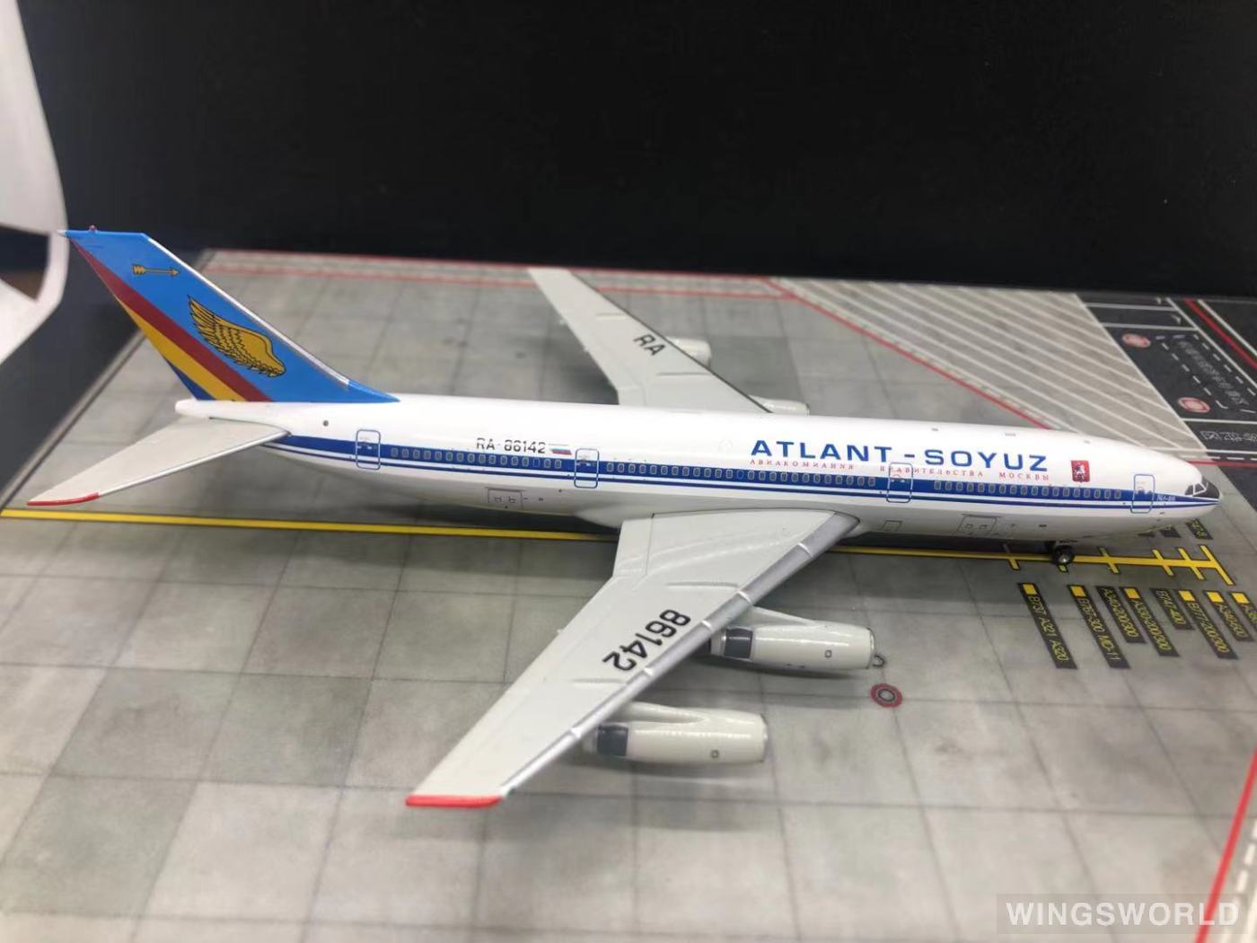 Decorate Airplane 1/400 中国新疆航空イリューシン IL-86 B