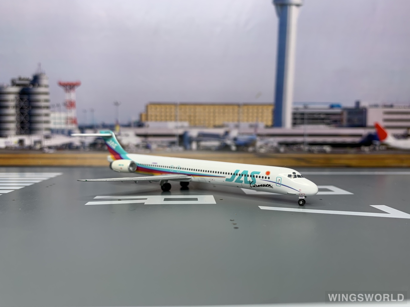Phoenix 1:400 PH10044 JAS 日本佳速航空 McDonnell Douglas MD-90 JA8065