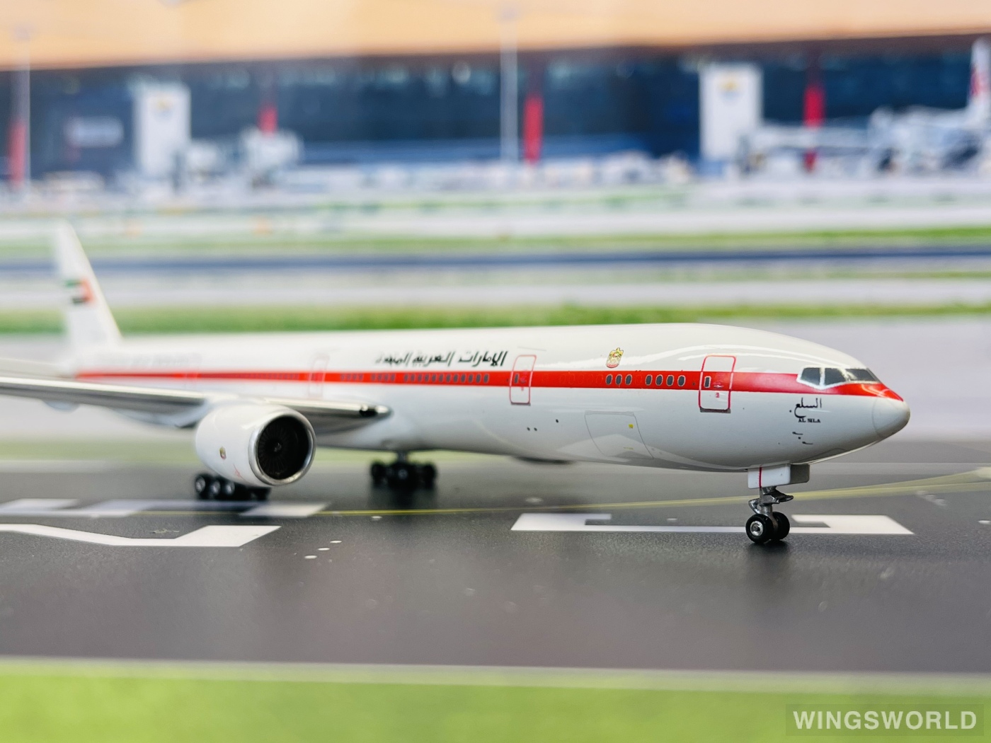 Phoenix 1:400 PH10464 Presidential Flight Boeing 777-300ER A6-SIL