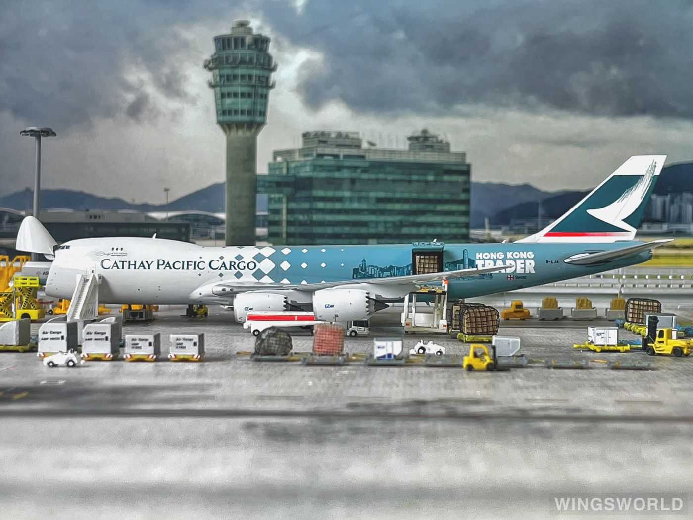 JC Wings 1:400 EW4748005 Cathay Pacific 国泰航空 Boeing 747-8F B-LJA