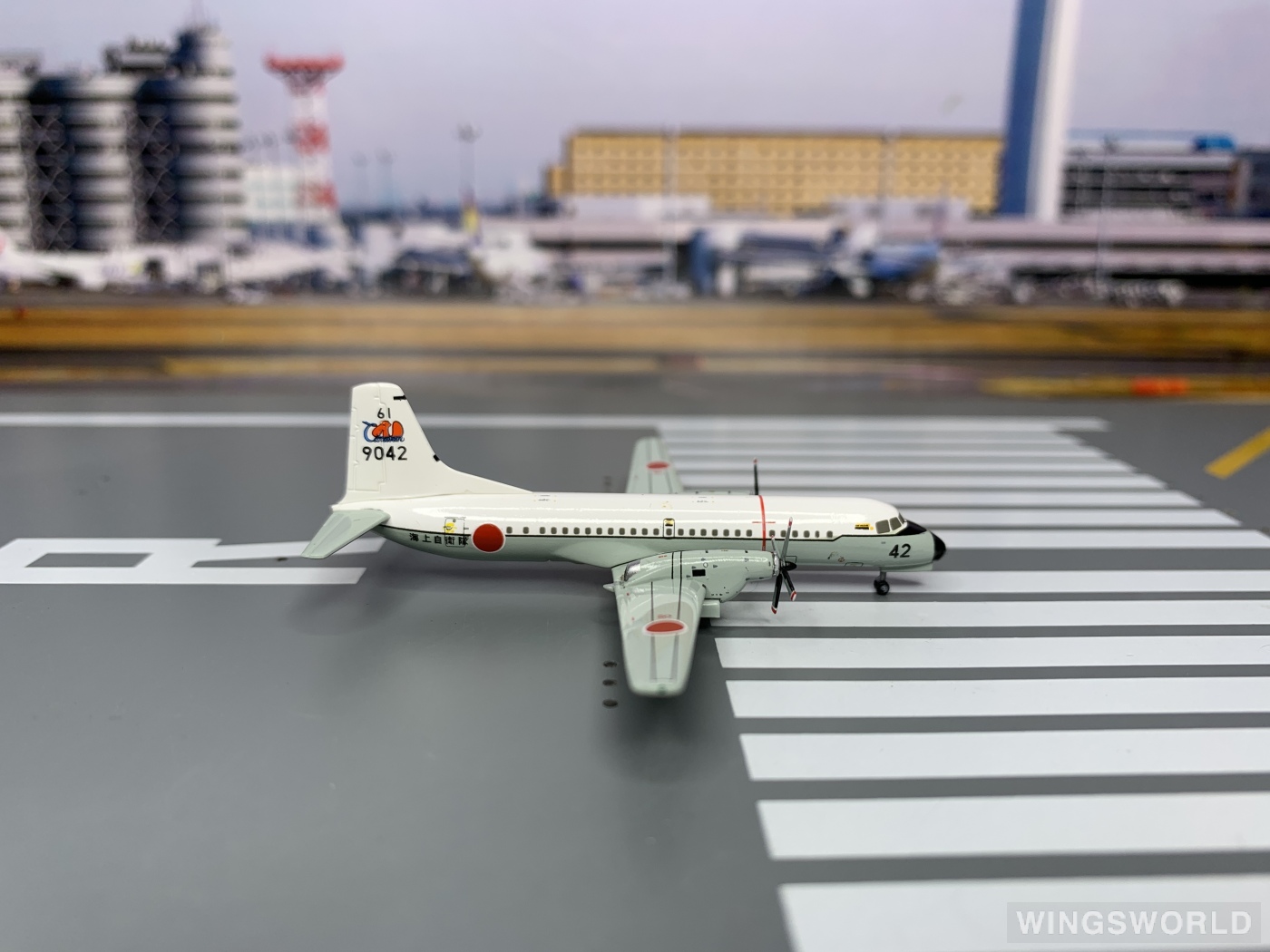 Hogan 1:400 YSS41102 JMSDF 日本海上自卫队 NAMC YS-11 9042
