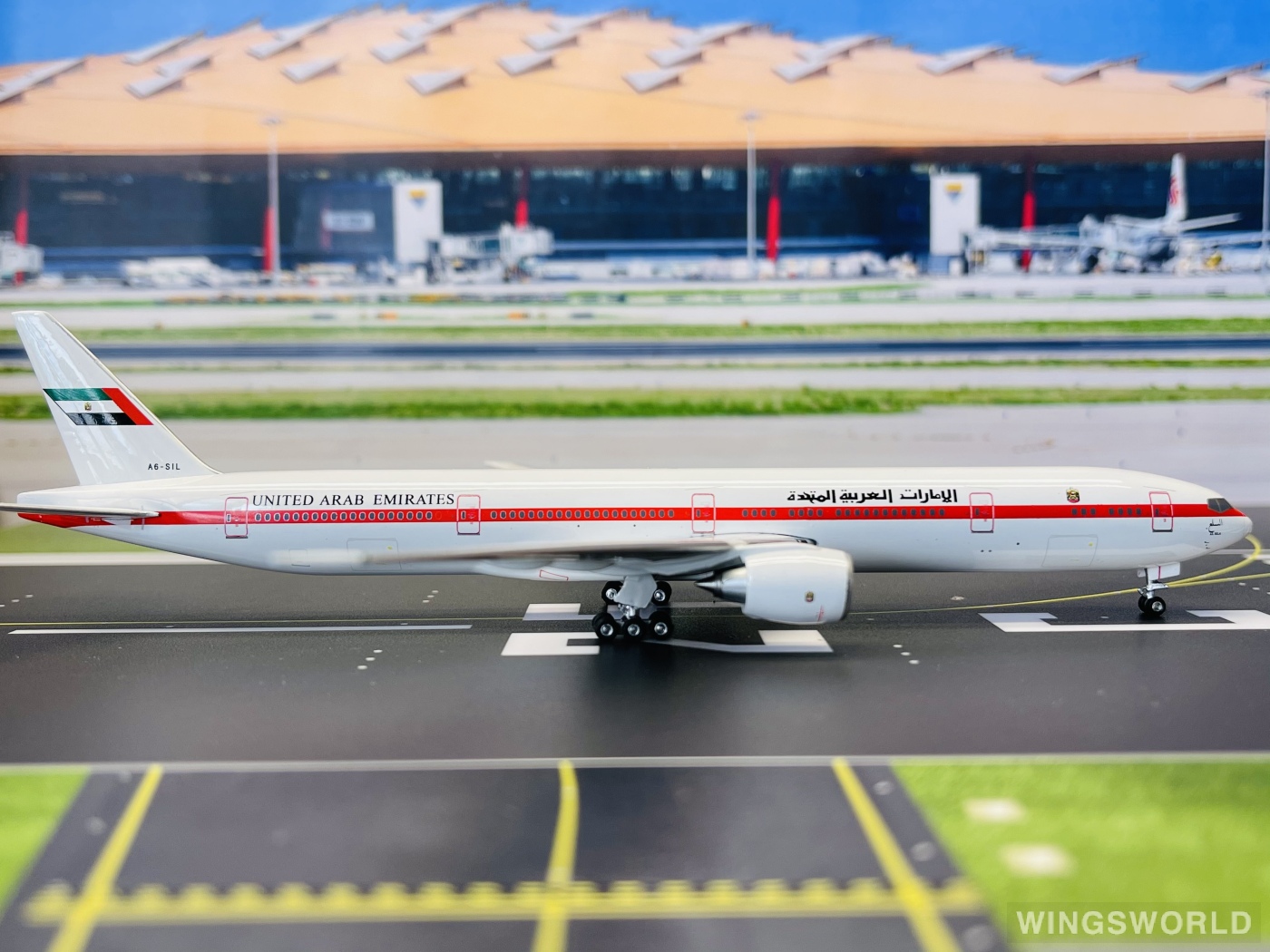 Phoenix 1:400 PH10464 Presidential Flight Boeing 777-300ER A6-SIL