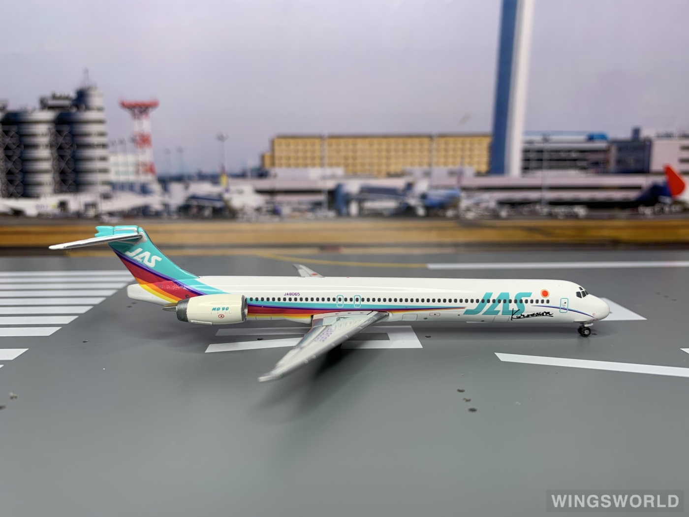 Phoenix 1:400 PH10044 JAS 日本佳速航空 McDonnell Douglas MD-90 JA8065