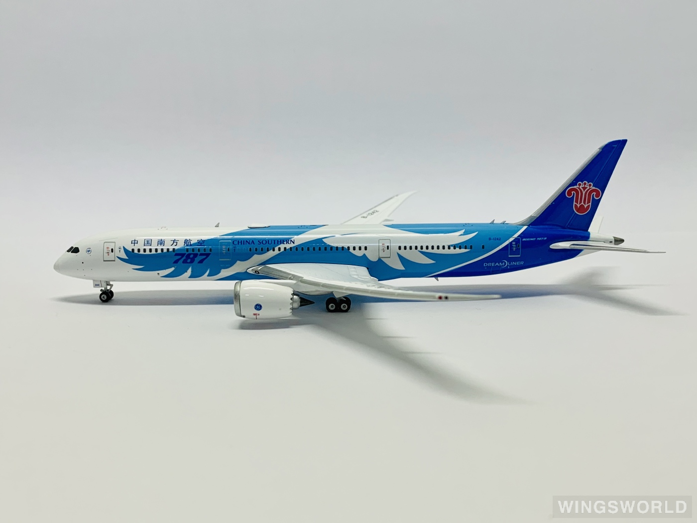 Phoenix 1:400 PH11467 China Southern 中国南方航空 Boeing 787-9 B-1242