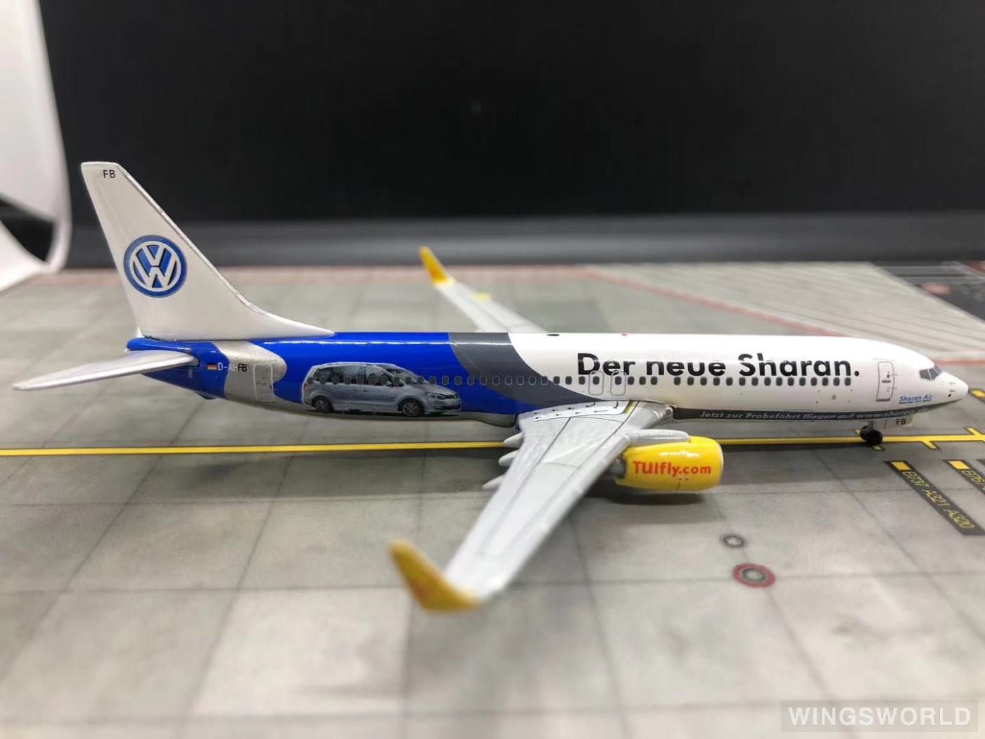Phoenix 1:400 PH10422 TUI Airways 途易航空 Boeing 737-800 D-AHFB