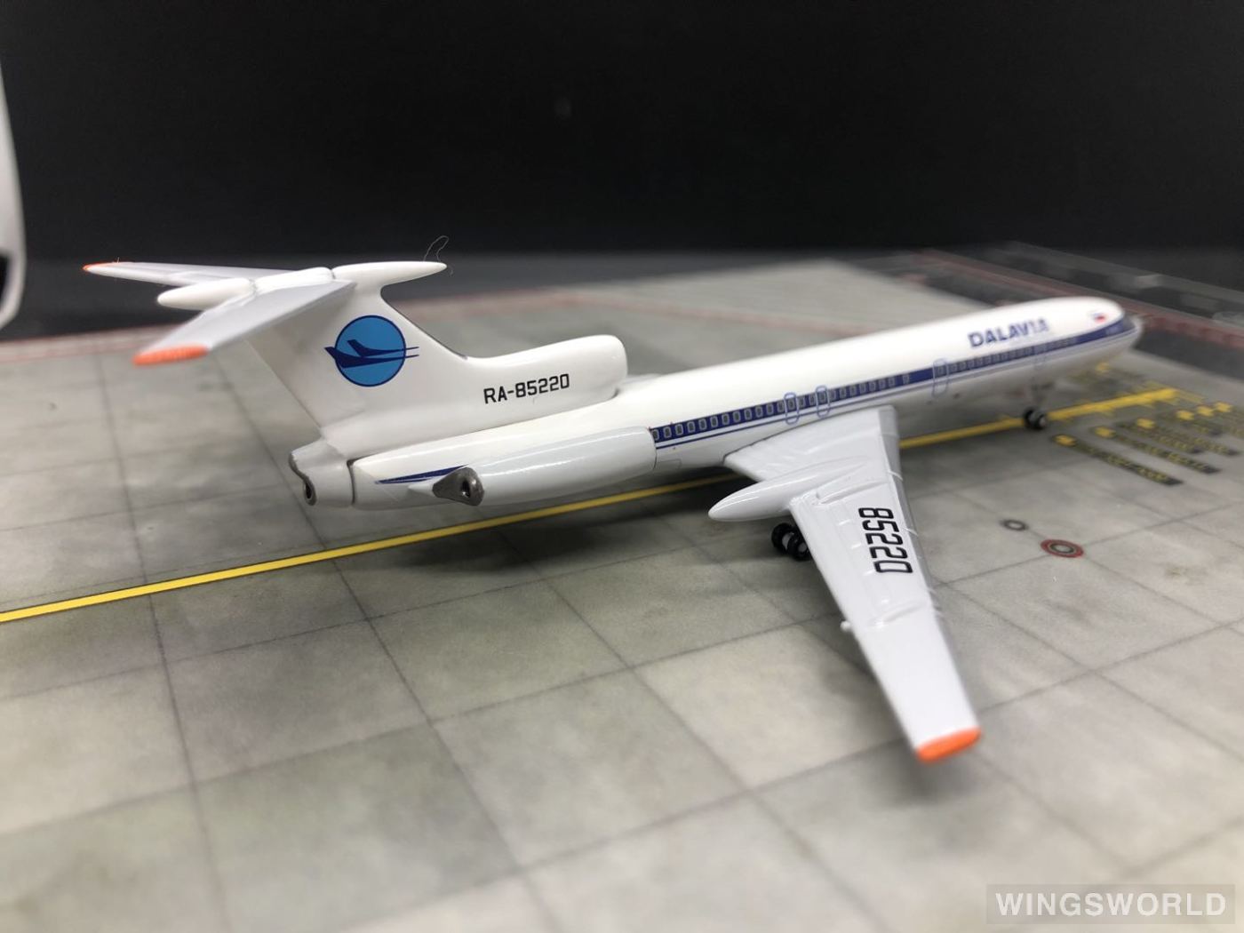 AeroClassics 1:400 ACKHB056 Aeroflot 俄罗斯航空 Tupolev Tu-154 RA-85220