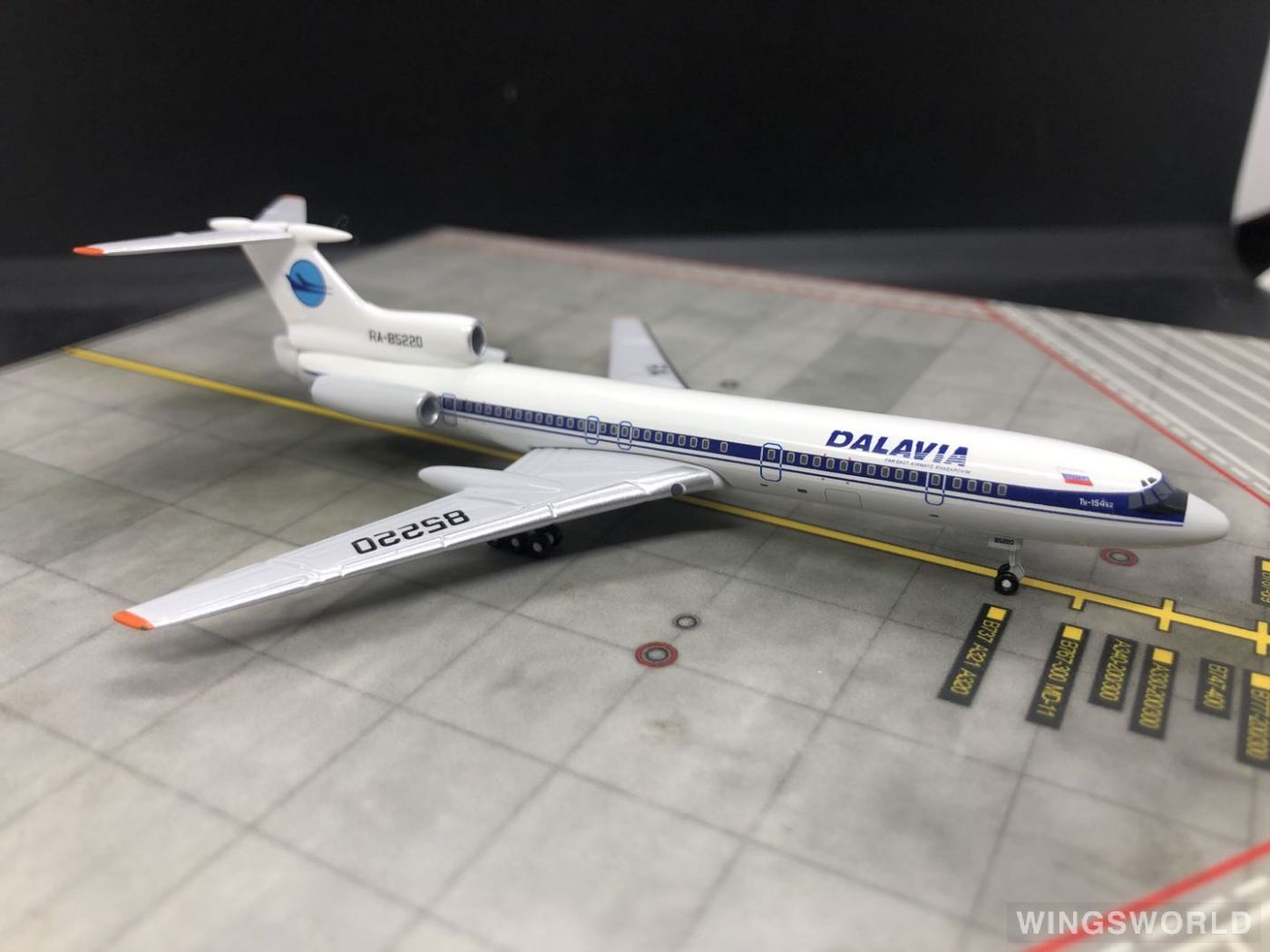 AeroClassics 1:400 ACKHB056 Aeroflot 俄罗斯航空 Tupolev Tu-154 RA-85220
