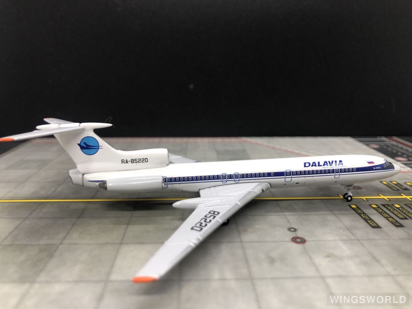 AeroClassics 1:400 ACKHB056 Aeroflot 俄罗斯航空 Tupolev Tu-154 RA-85220