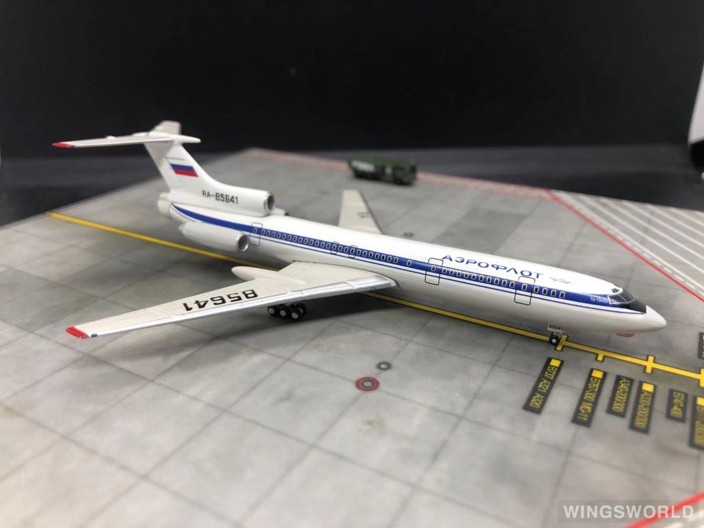 TucanoLine 1:400 140734 Aeroflot 俄罗斯航空 Tupolev Tu-154 RA-85641