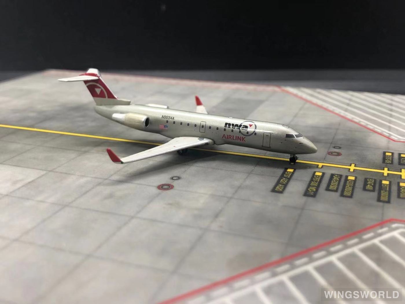 Geminijets 1:400 GJNWA335 Northwest Airlines 美国西北航空 Bombardier CRJ200 N8894A