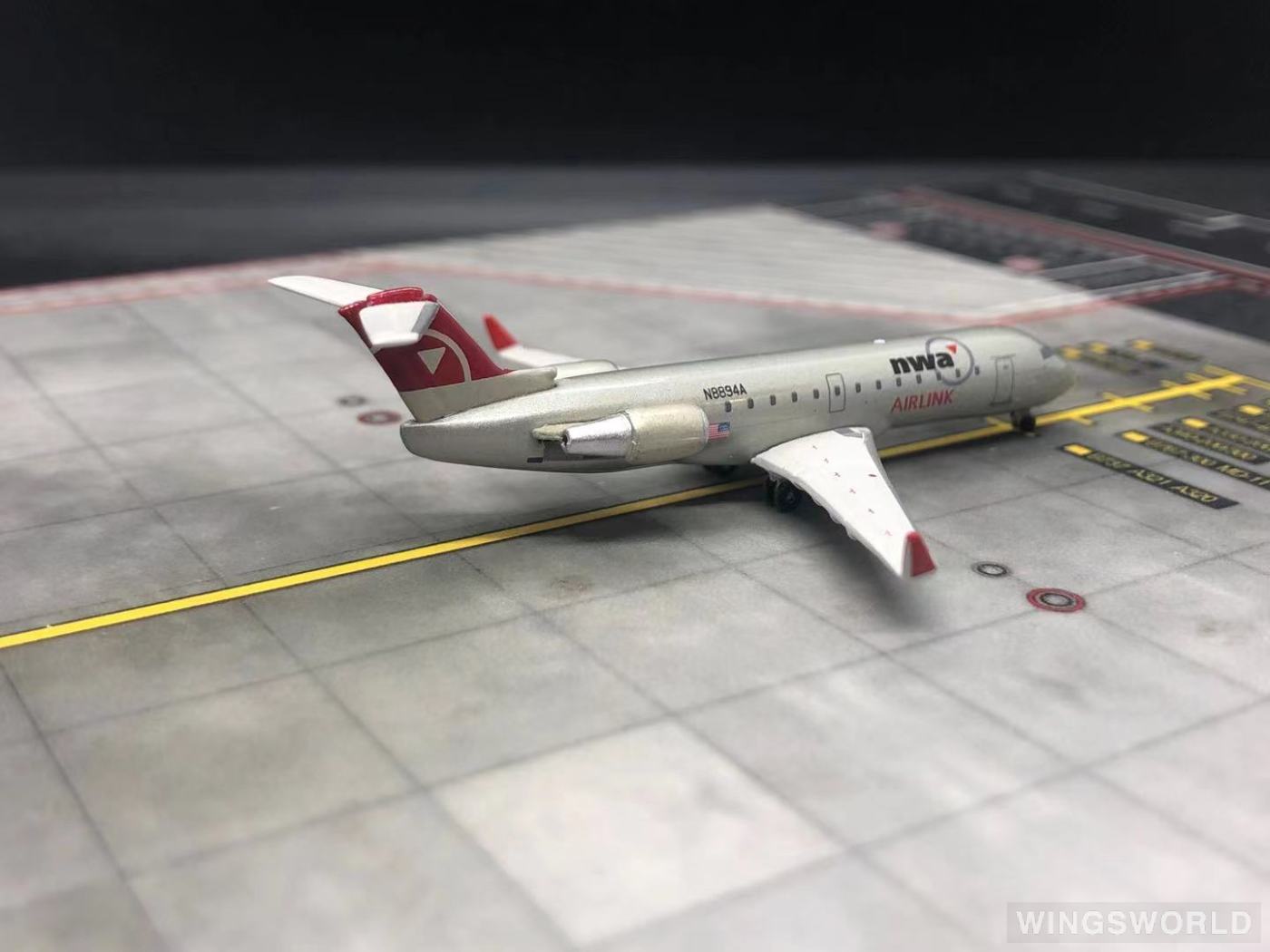 Geminijets 1:400 GJNWA335 Northwest Airlines 美国西北航空 Bombardier CRJ200 N8894A