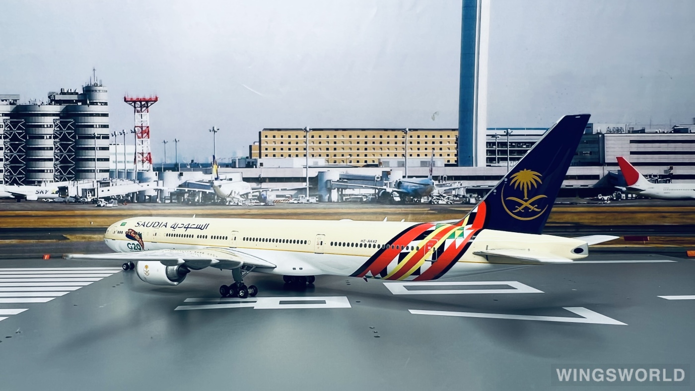 Phoenix 1:400 PH04404 Saudia 沙特阿拉伯航空 Boeing 777-300ER HZ-AK42