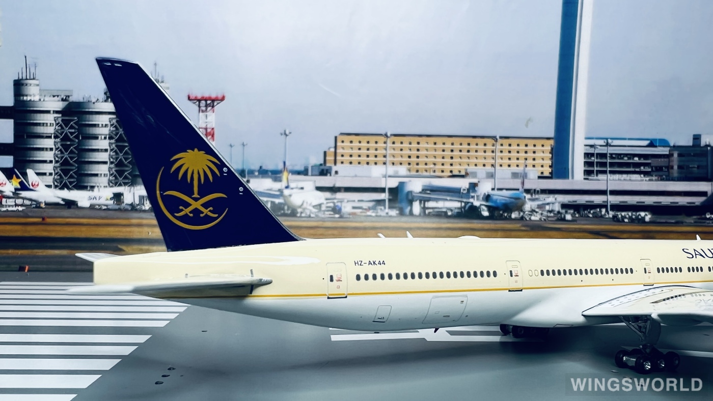 Phoenix 1:400 PH11696 Saudia 沙特阿拉伯航空 Boeing 777-300ER HZ-AK44