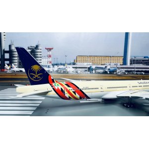 Saudia 沙特阿拉伯航空 Boeing 777-300ER HZ-AK42 G20 PH04404 Phoenix 1:400