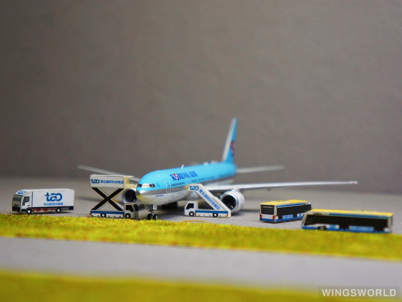 Phoenix 1:400 PH04406 Korean Air 大韩航空 Boeing 777-200 HL7766