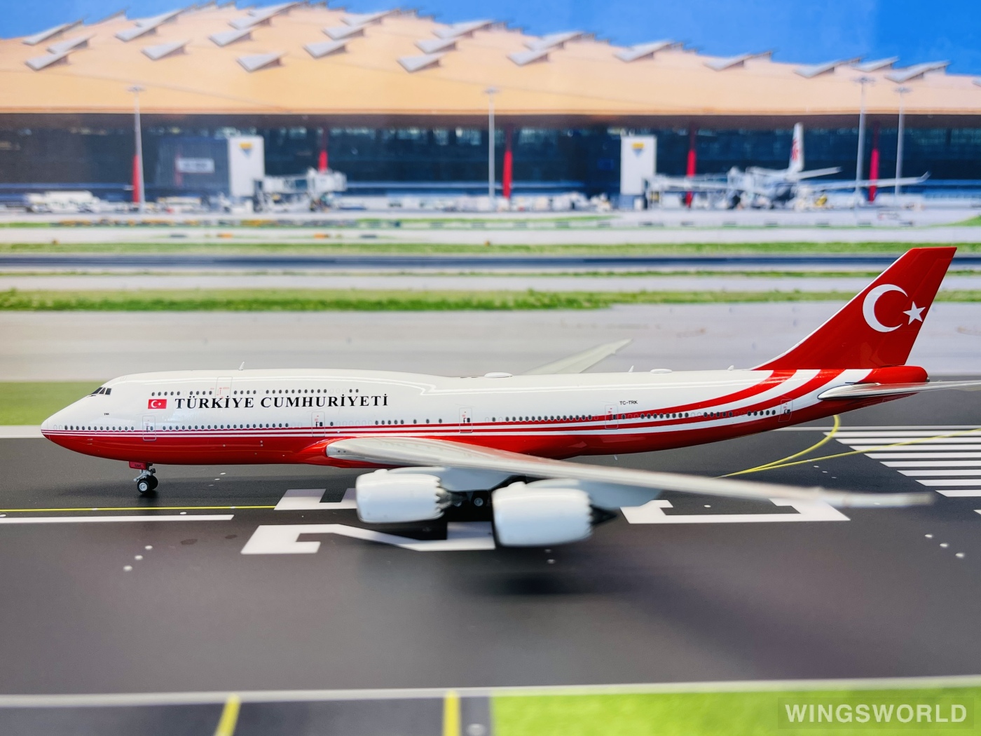 JC Wings 1:400 Boeing 747-8 Turkish Airlines 土耳其航空 JC Wings 1:400 Boeing 747-8 Turkish Airlines 土耳其航空