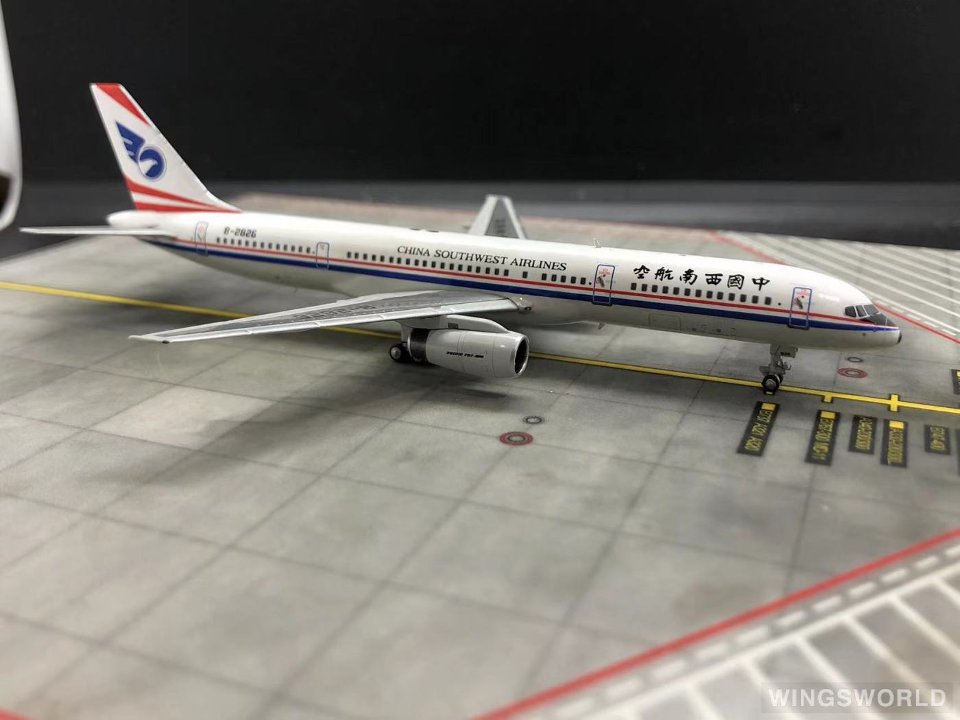 南西航空　模型　航空機 Amazon.co.jp: YS-11 南西航空 航空機 模型 1/500スケール 約