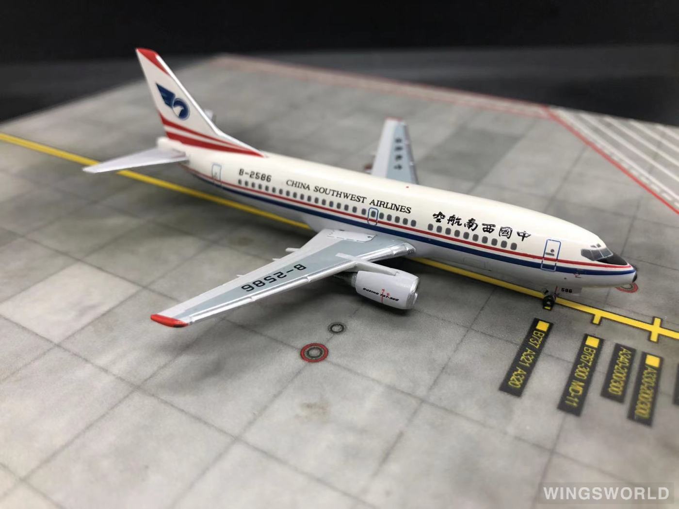 AeroClassics 1:400 ACB2586 China Southwest Airlines 中国西南航空 Boeing 737-300 B-2586