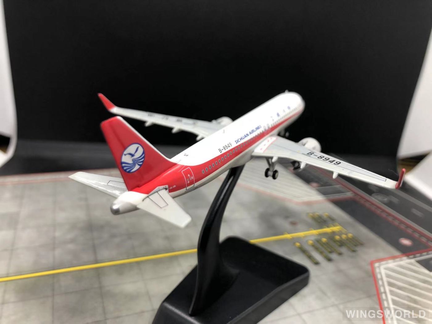 Pandamodel 1:400 PM-B8949 Sichuan Airlines 四川航空 Airbus A320 B-8949
