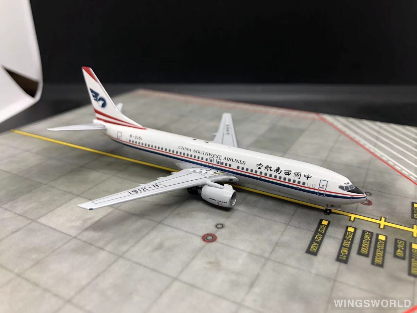 Pandamodel 1:400 PM4B2161 China Southwest Airlines 中国西南航空 Boeing 737-800 B-2161