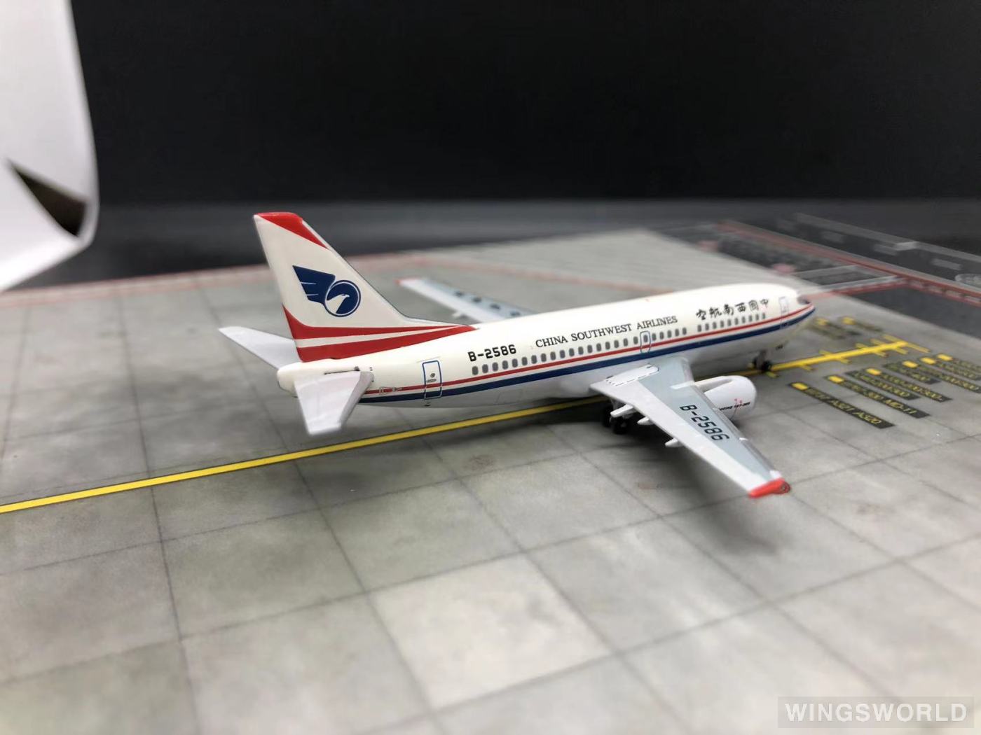 AeroClassics 1:400 ACB2586 China Southwest Airlines 中国西南航空 Boeing 737-300 B-2586