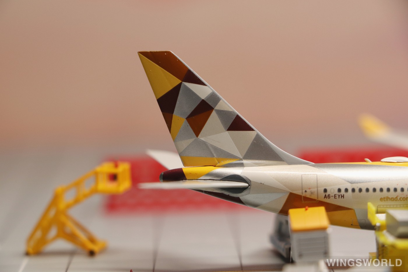 Phoenix 1:400 PH11449 Etihad Airways 阿提哈德航空 Airbus A330-200 A6-EYH