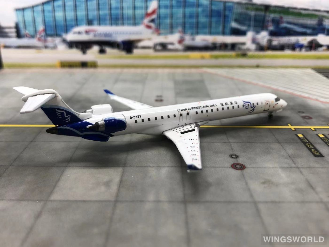 JC Wings 1:400 KD4082 China Express Airlines 华夏航空 Bombardier CRJ900 B-3382