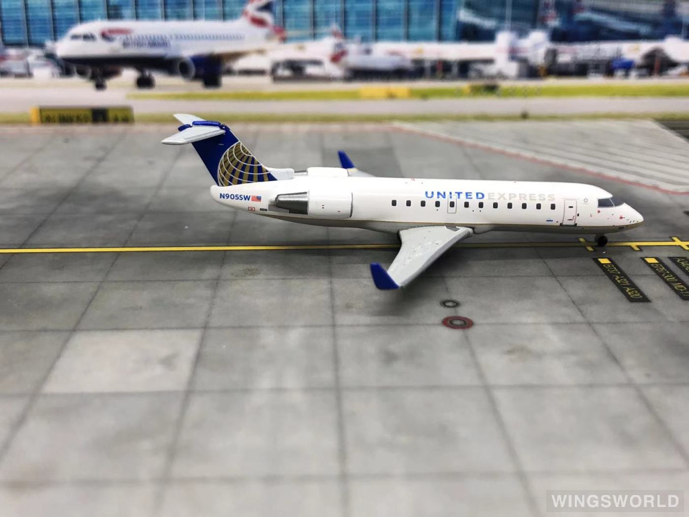 Geminijets 1:400 GJUAL1511 United Airlines 美国联合航空 Bombardier CRJ200 N905SW