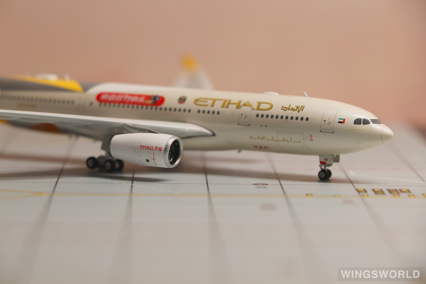 Phoenix 1:400 PH11449 Etihad Airways 阿提哈德航空 Airbus A330-200 A6-EYH