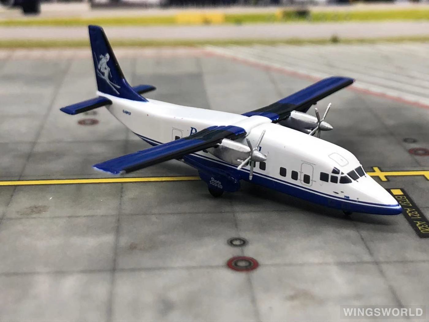 Geminijets 1:400 GJPCO1064 Pacific Coastal Airlines Short 360 C-GPCF