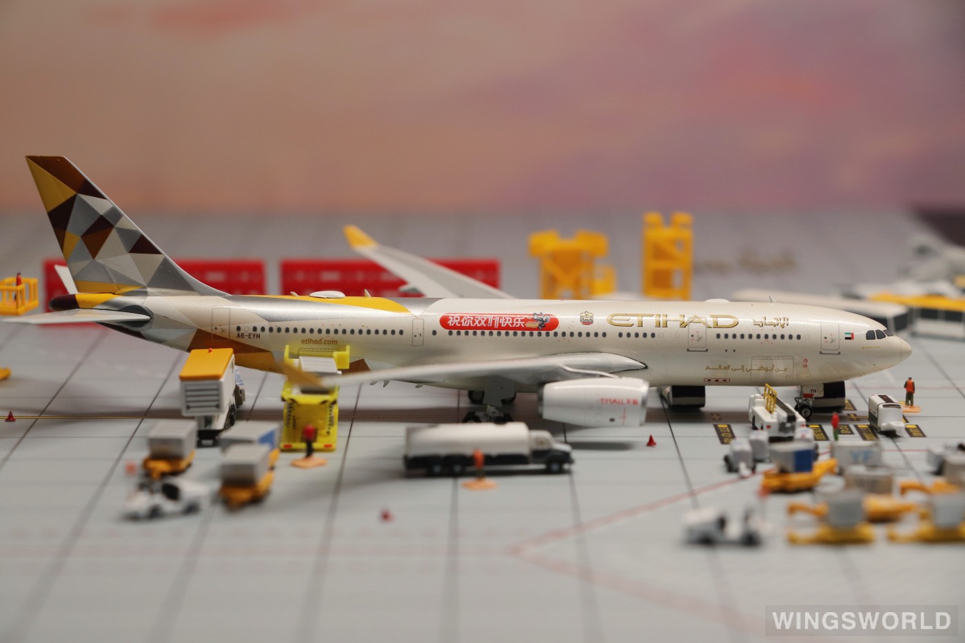 Phoenix 1:400 PH11449 Etihad Airways 阿提哈德航空 Airbus A330-200 A6-EYH