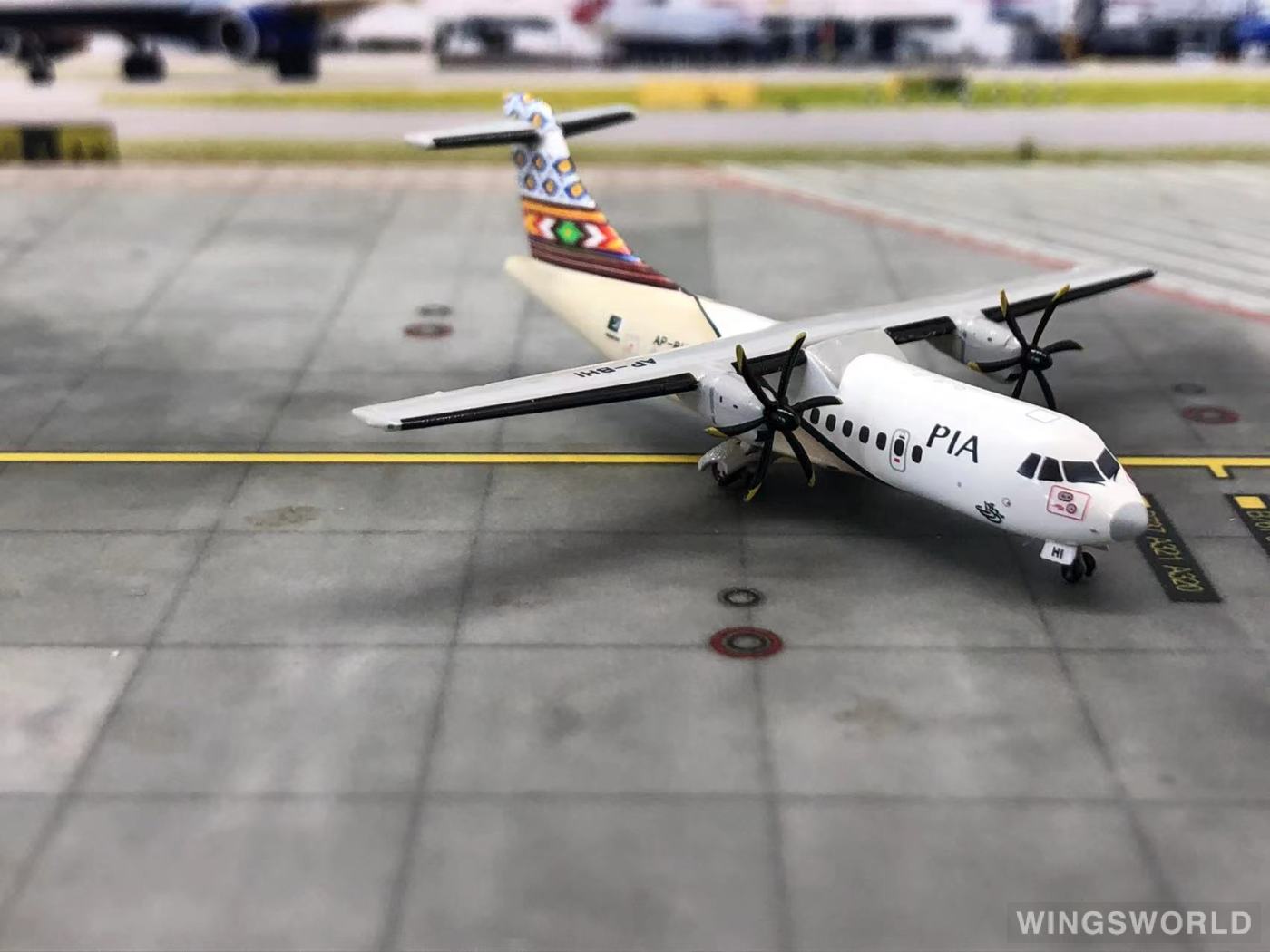 JC Wings 1:400 JC4161 PIA 巴基斯坦航空 ATR 42 AP-BHI