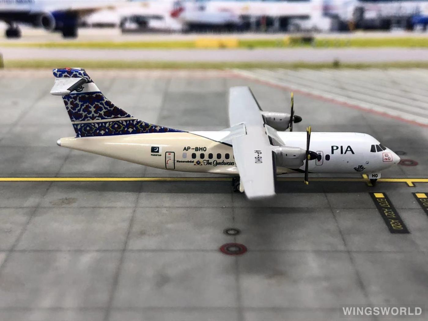 JC Wings 1:400 JC4165 PIA 巴基斯坦航空 ATR 42 AP-BHO