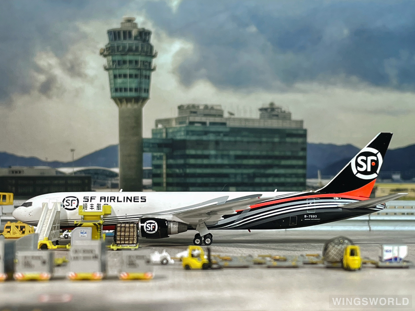 Phoenix 1:400 PH11259 SF Airlines 顺丰航空 Boeing 767-300 B-7593