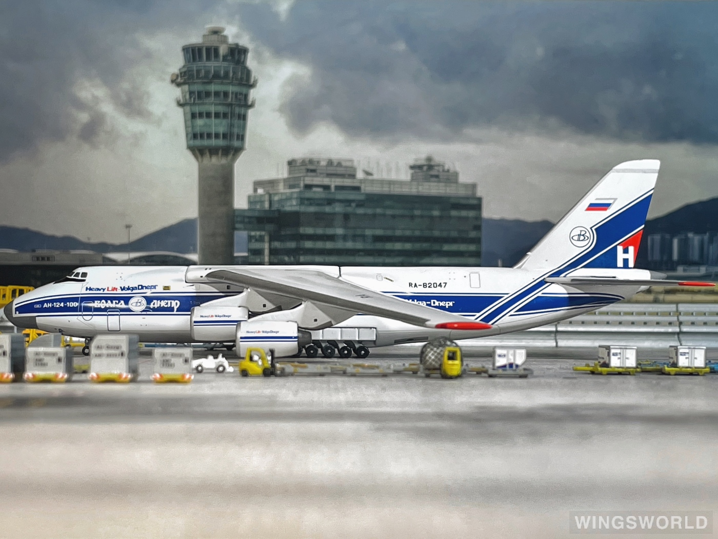 Geminijets 1:400 GSHLA020 Volga-Dnepr 伏尔加-第聂伯航空 Antonov An-124 RA-82047