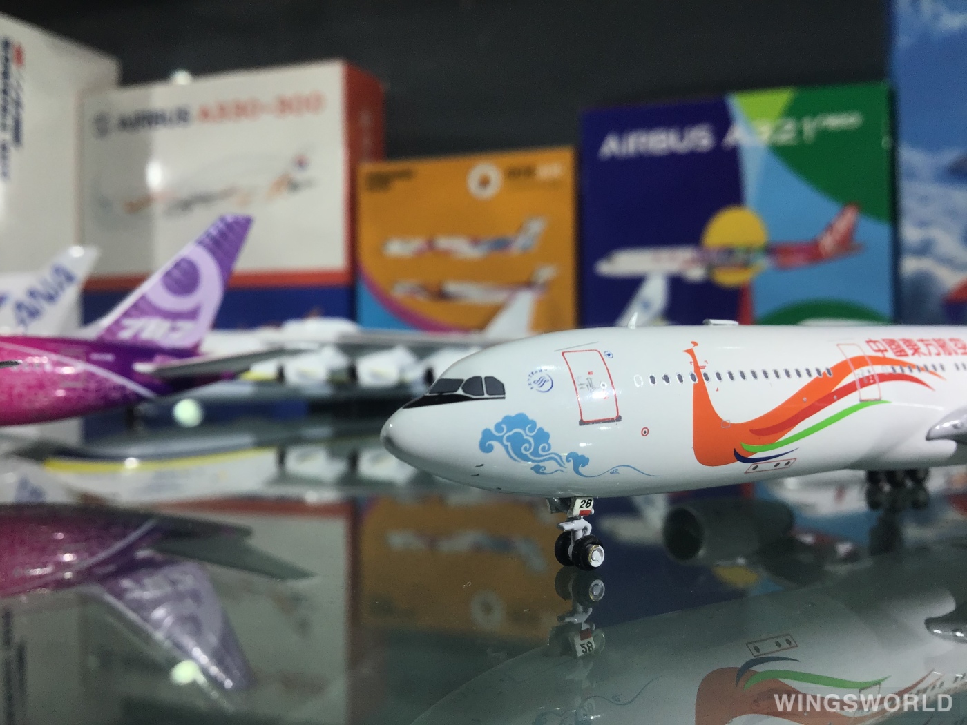 Skywings 1:400 PMB6128 China Eastern 中国东方航空 Airbus A330-300 B-6128