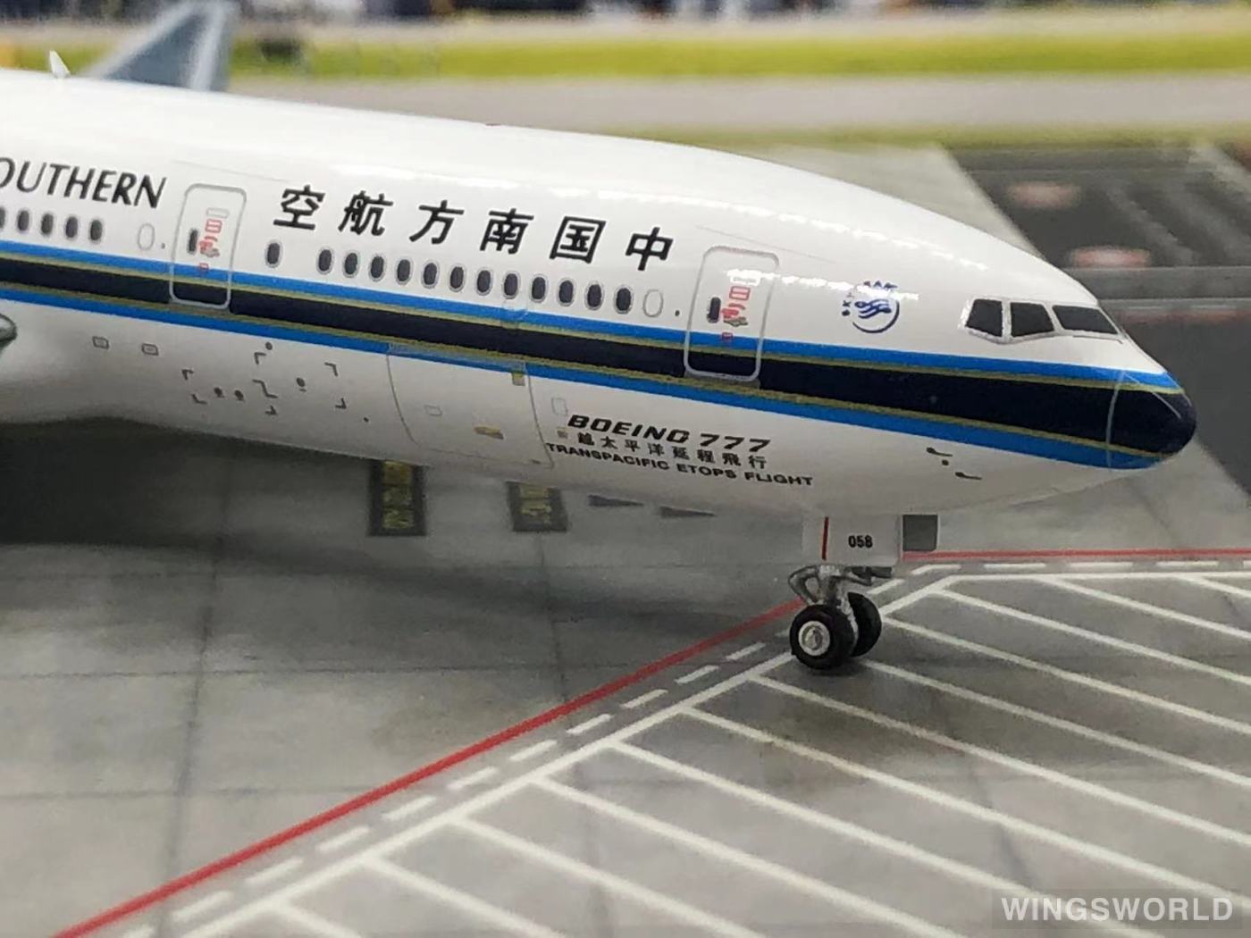 Phoenix 1:400 PH11680 China Southern 中国南方航空 Boeing 777-200ER B-2058