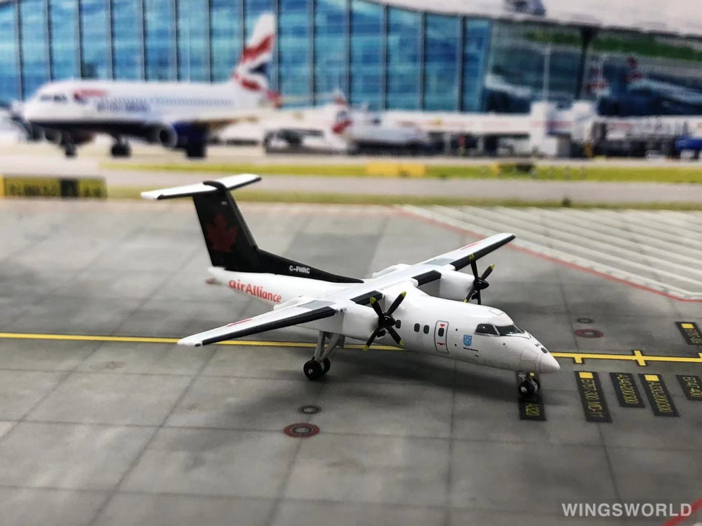 JC Wings 1:400 5304CJ Alliance Airlines Bombardier Dash 8-100 C-FHRC