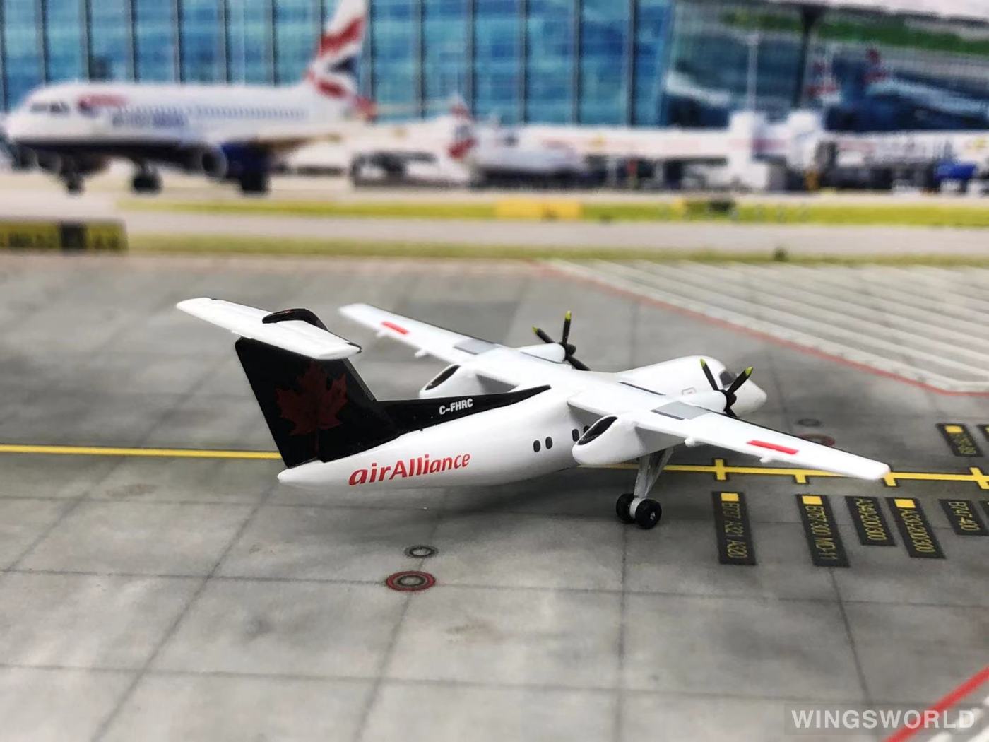 JC Wings 1:400 5304CJ Alliance Airlines Bombardier Dash 8-100 C-FHRC