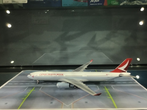 CathayDragon A330-300 B-HYQ 1/200モデル Cathaydragon A330-300 B-Hyq 1/200 Model | eBay