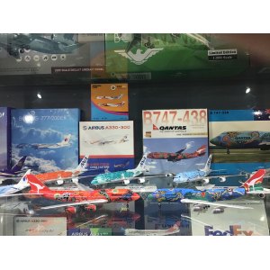Qantas 澳洲航空 Boeing 747-400 VH-OJB  55100 Dragon Models 1:400