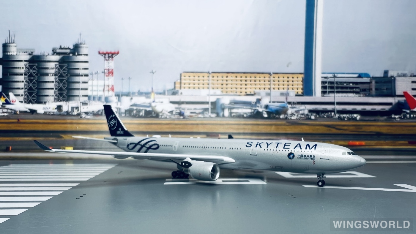 Aviation400 1:400 AV4080 China Southern 中国南方航空 Airbus A330-300 B-5928