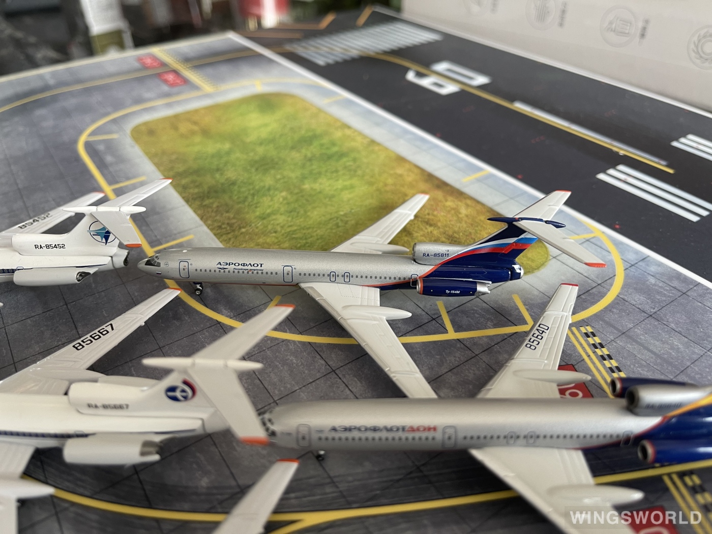 Phoenix 1:400 PH11213 Aeroflot 俄罗斯航空 Tupolev Tu-154 RA-85811