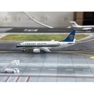 China Southern 中国南方航空 Boeing 737-300 B-5072  ACB5072 AeroClassics 1:400