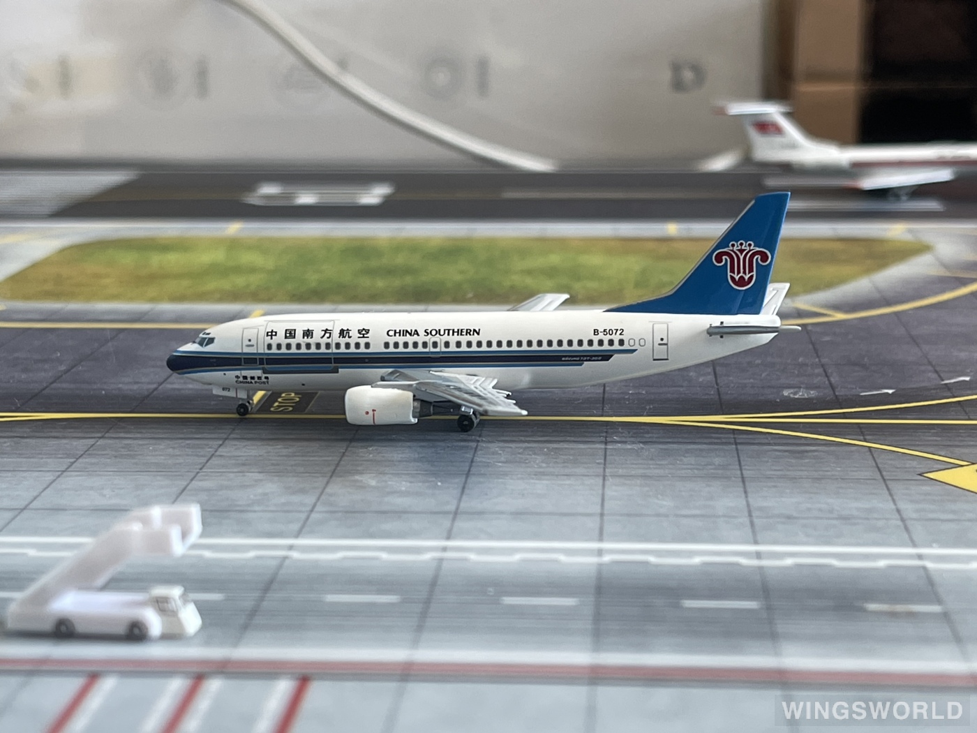 AeroClassics 1:400 ACB5072 China Southern 中国南方航空 Boeing 737-300 B-5072