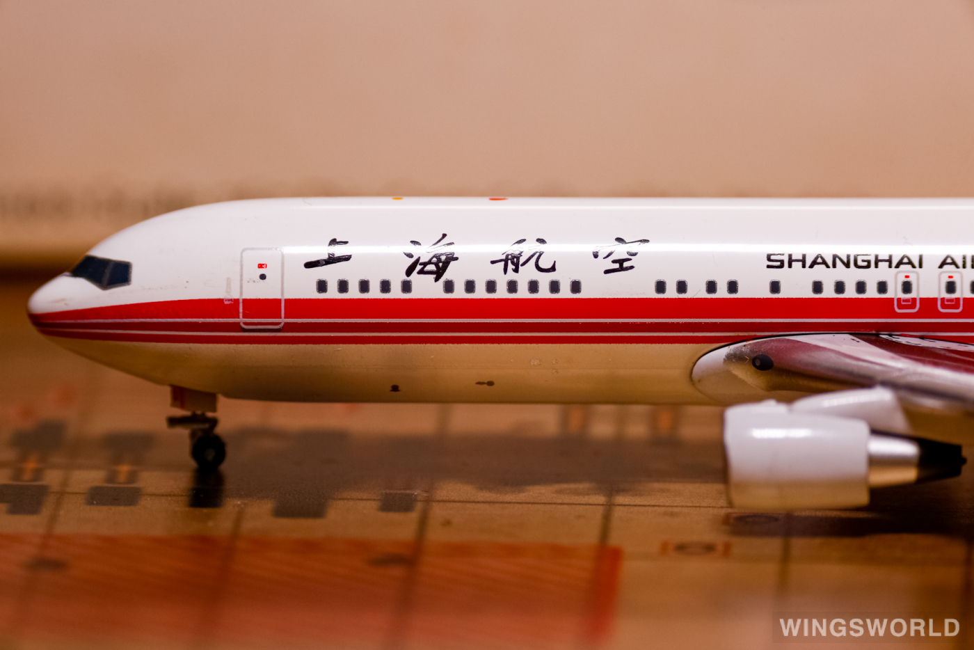 BlueAngle 1:400 JM76701 Shanghai Airlines 上海航空 Boeing 767-300 B-2563
